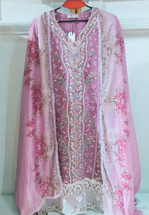 Upto 50% discount in all Vogue outlets